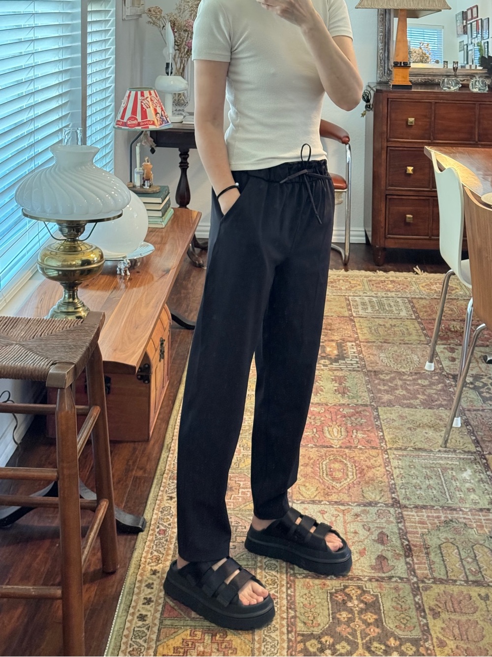 Lululemon Black Athletica Drawstring Pants Women's Size: 6